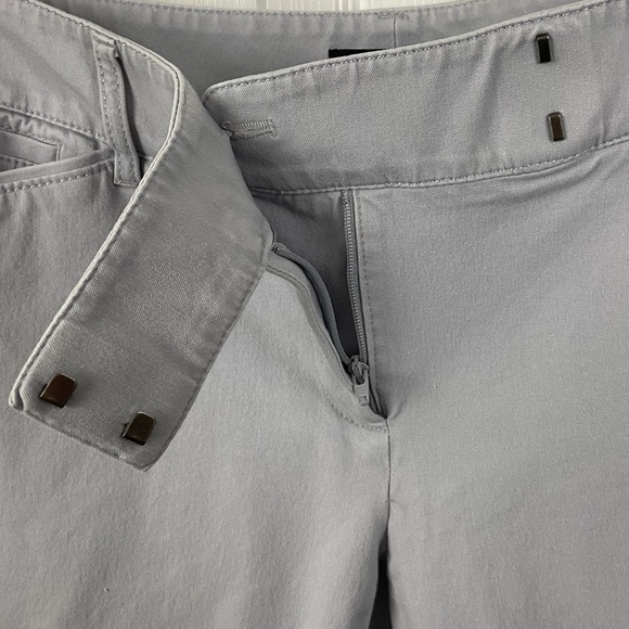 Pre-Owned White House Black Market Women’s Light Gray Crop Leg Pants, Size 4 - Picture 5 of 10